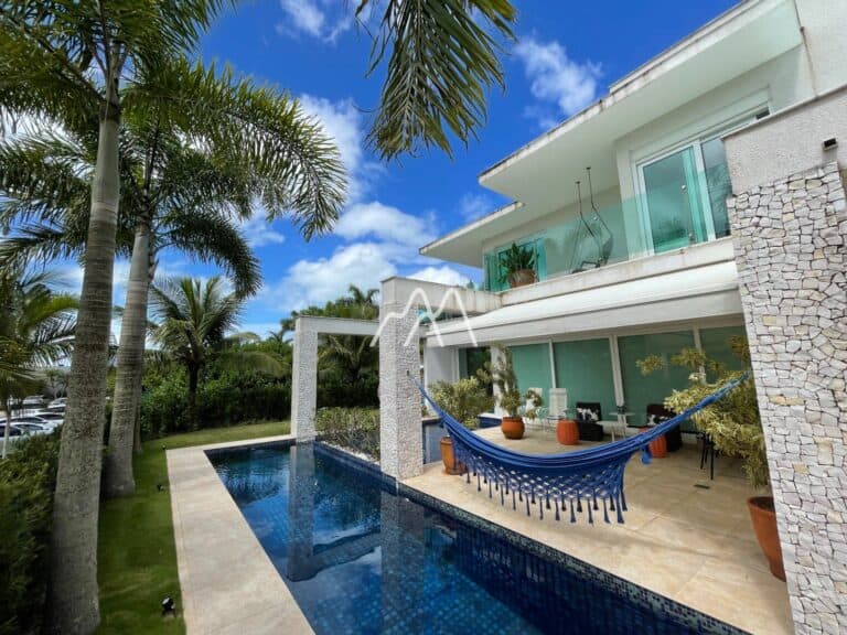 Casa estilo contemporânea a poucos passos da praia de Jurerê Internacional