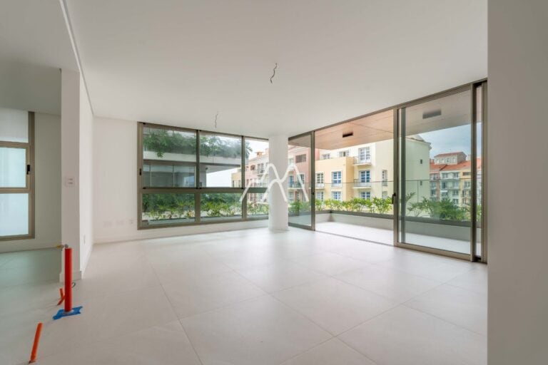 Apartamento com 3 suítes a venda no PURO em Jurerê Internacional