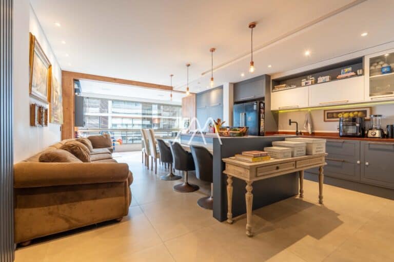 Apartamento de 3 suítes próximo a praia em Jurerê!