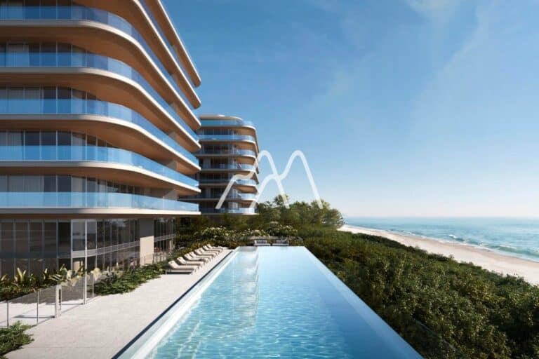 Apartamento com 5 suítes frente mar à venda no OCEANA em Jurerê