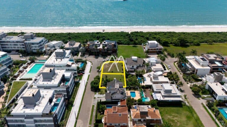 Excelente terreno próximo ao mar à venda em Jurerê Internacional