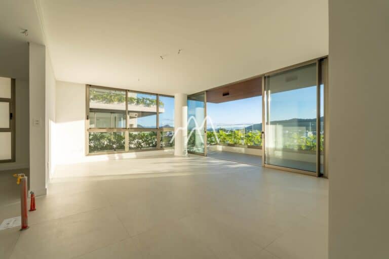 Apartamento com vista mar e sacada à venda no PURO