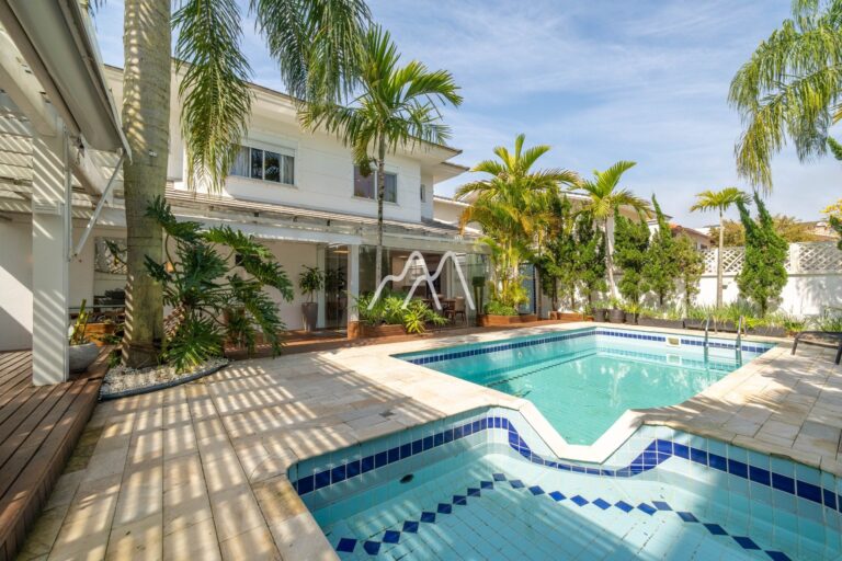 Casa à venda em Jurerê Internacional